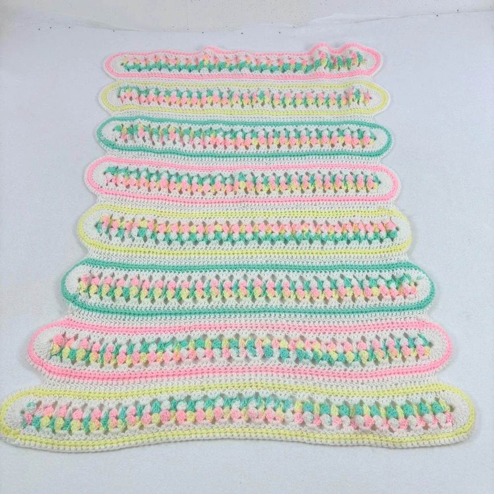 Handmade Crochet Baby Blanket Pastel‎ Pink Yellow Mint Scalloped Granny 27x38